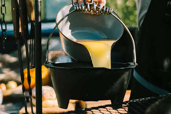 Barebones Cast Iron Dutch Oven