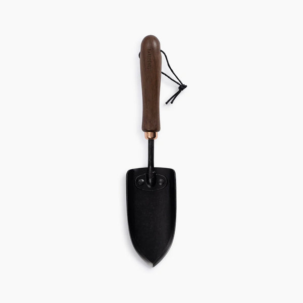 Barebones Garden Spade with Walnut Handle